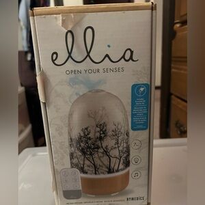 Aromatherapy Diffuser with Black and White Tree Design